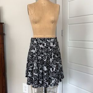 Ultra Teeze Skater Skirt lace print cotton knit pull-on skirt M